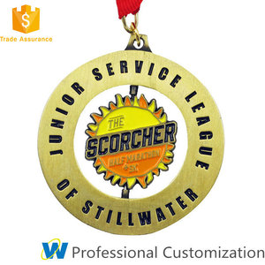 Medallones ganadores de la carrera afortunada de cobre grabado de <span class=keywords><strong>metal</strong></span> salvaje personalizado de 5k - Product Image 2