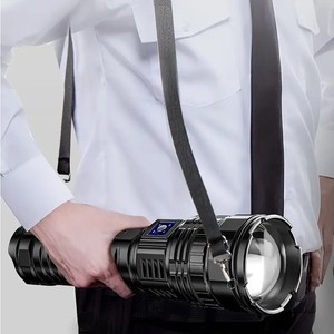 Lampe torche tactique rechargeable à <span class=keywords><strong>LED</strong></span> super puissante <span class=keywords><strong>longue</strong></span> portée avec batterie intégrée, étanche, projecteur d'urgence - Product Image 1