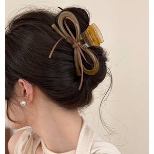 Venta al por Mayor de Pinzas de Pelo de Plástico con Lazo Grande Coreano de 13 cm, Pinzas de Pelo Grandes de Resina con Forma de Mariposa para Mujer - Product Image 4