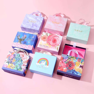 Cajas de regalo rígidas personalizadas con asa, papel artístico rectangular, impresión UV, diseño a cuatro colores para embalaje de regalos de boda y manualidades. - Product Image 2