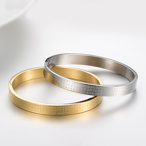 Joyería Personalizada para Mujer al por Mayor, Brazalete Abierto con Cruz <span class=keywords><strong>de</strong></span> <span class=keywords><strong>la</strong></span> <span class=keywords><strong>Biblia</strong></span> en Acero Inoxidable con Baño <span class=keywords><strong>de</strong></span> Oro <span class=keywords><strong>de</strong></span> 18K - Product Image 1