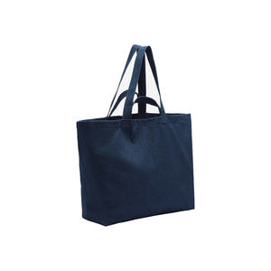 Sac de courses en tissu recyclé, conçu pour les courses quotidiennes, le transport, les voyages et l'usage domestique, avec une construction légère et une prise en main facile. - Product Image 1