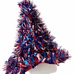Sombrero de fiesta con forma de árbol de Navidad en colores rojo, azul y plateado, con decoración de estrellas, para disfraz navideño o accesorio para fotos. - Product Image 5
