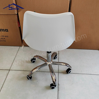 Chaise de salle à manger ergonomique moderne pivotante, hauteur réglable, dossier en plastique avec assise en PU souple, pieds en métal pour la maison, le bureau et la salle à manger