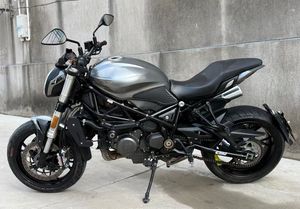 Moto Naked <span class=keywords><strong>Benelli</strong></span> <span class=keywords><strong>752S</strong></span> 754cc à Refroidissement Liquide, Double Cylindre à Couple Élevé, Idéale pour les Motards Urbains en Ville, Moto de Route à Essence - Product Image 3