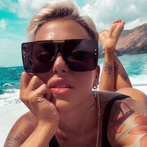 Lunettes de soleil de luxe sur mesure, monture large, verres plats, protection UV400, surdimensionnées, monobloc, pour femmes, vente en gros - Product Image 2