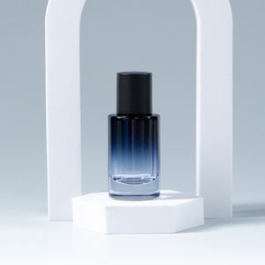 Prezzo di fabbricazione personalizzato gradiente 30ml 50ml 100ml collo a crimpare cilindro di profumo di vetro con coperchio Spray - Product Image 3