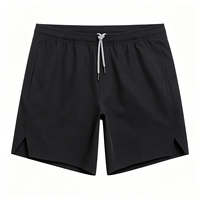 Shorts de sport pour hommes, noir, en nylon lisse 200 GSM, taille élastique, cordon de serrage long, poches latérales, ourlet ventilé, logo personnalisé, athleisure