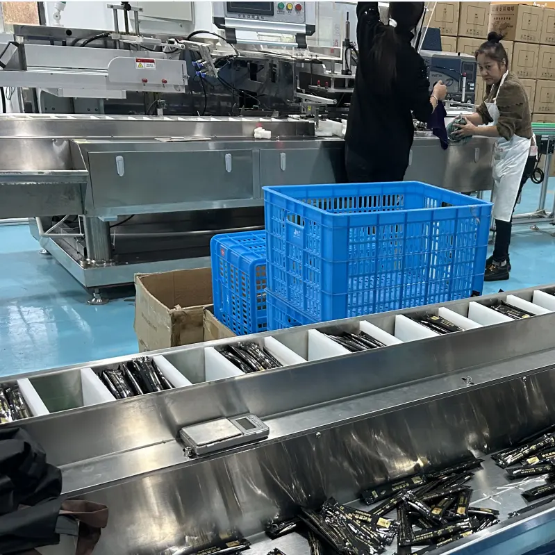 पूरी तरह से स्वचालित सेनेटरी नैपकिन पैड कार्टनिंग मशीन पेपर बॉक्स पैकेजिंग मशीन खाद्य रासायनिक उद्योग विनिर्माण संयंत्र