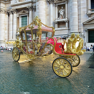 Carruaje de Lujo de 4 Ruedas con Hojas de Oro, Elegante Escultura de Poseidón para Exteriores, Transporte de Lujo Único para Fiestas Navideñas - Product Image 4