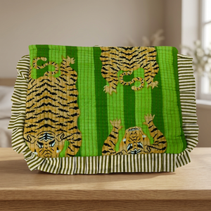 Étui à livres décontracté en coton imprimé léopard Vivid Block Print - Vert, durable, accessoire pour livres PNM Overseas - Product Image 2