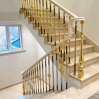 Rampe d'escalier en métal de luxe sur mesure, design et dimensions personnalisés, balustrade d'escalier intérieure pour la décoration d'escalier de villa