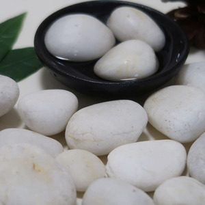 Ciottoli Naturali <span class=keywords><strong>Bianchi</strong></span> Grezzi di Alta Qualità al Miglior <span class=keywords><strong>Prezzo</strong></span>, Pietra Non Lucidata per Pavimentazione di Parchi e Strade, Pavimentazione Esterna - Product Image 3