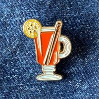 Vente en gros de boissons en forme de logo personnalisées en émail gobelet à cocktail orange élégant boisson glacée au citron épingles à chapeau mignonnes insignes