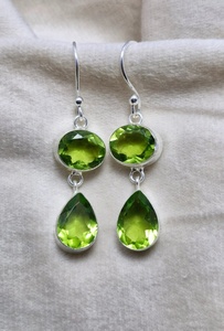 Pendientes de Plata de Ley 925 de la Mejor Calidad, Estilo Colgante/Gota, con Piedra Preciosa de Peridoto, Diseño de Doble Gota, Regalo de Joyería para Ella - Product Image 2