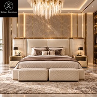 Lit de luxe moderne en cuir avec tête de lit décorée en placage de bois, taille King Size, pour chambre à coucher de villa ou d'hôtel