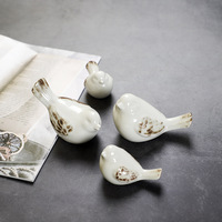 Ornements décoratifs animaliers artisanaux Petites figurines d'oiseaux en céramique blanche Décoration intérieure pour la maison, le jardin et le mariage