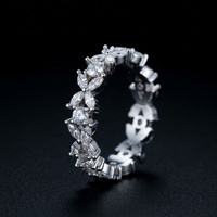 Prêt à expédier – Bague pour femme en argent S925 certifié GRA, entièrement sertie de moissanite taille marquise, avec rangée de trèfles à quatre feuilles, pour fiançailles