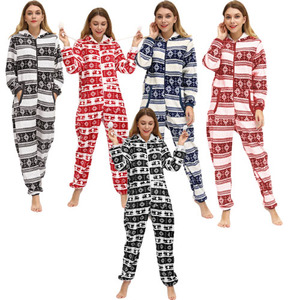 Pijamas Navideños Personalizados para Parejas 2027, Pijamas Navideños Estampados de Manga Larga para Él y para Ella - Product Image 6