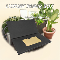 Emballage de luxe pour cartes de visite magnétiques avec doublure en EVA, revêtement UV, recyclable, logo blanc et boîtes noires pour cadeaux et artisanat