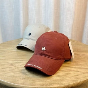 Gorra de béisbol de PVC para mujer, estilo coreano, bordada, casual, con visera curva, versátil, de 6 paneles, ajustable - Product Image 3