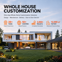 Meubles de cuisine modernes bicolores sur mesure avec îlot en pierre, éclairage LED et armoire à vin en verre pour projet de villa