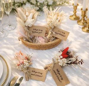G208 Vente en gros <span class=keywords><strong>de</strong></span> fleurs séchées en vrac, arrangement floral, mini bouquet <span class=keywords><strong>de</strong></span> fleurs séchées naturelles pour la décoration <span class=keywords><strong>de</strong></span> la robe <span class=keywords><strong>de</strong></span> mariée et du marié - Product Image 3
