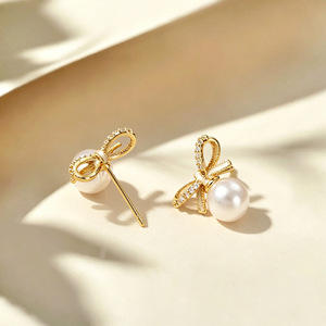 Pendientes de Perlas con Diseño de Lazo, Poste de Oro de 14k, Estilo Geométrico Coreano, Joyería para Mujer, Primavera 2026 - Product Image 1