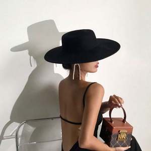 Nuevo Sombrero Plano de Fieltro, Estilo Bowler, Jazz, Francés, con Ala Ancha, Fedora - Product Image 3