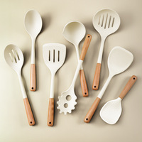 Ensemble de cuillères en silicone GEALSS résistantes à la chaleur avec manche en bois de plage, compatibles lave-vaisselle et congélateur
