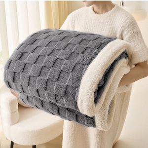 Chăn nỉ siêu mềm in họa tiết tùy chỉnh, bán trực tiếp từ nhà máy, thiết kế mới, chất liệu Jacquard Sherpa không viền - Product Image 2