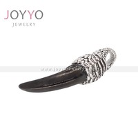 Pendentif en acier inoxydable avec dent de panthère noire et tête d'aigle en pierre noire, style nordique