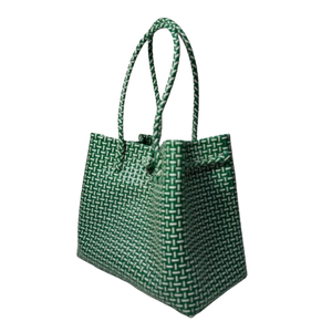 Sacs à main Sembagi, vintage, écologiques, tissés à la main, sac pour femmes, Indonésie, sac fourre-tout original, taille adulte, vert, plastique recyclé - Product Image 4