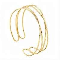 Brazalete dorado en espiral martillado, delicado, regalo para ella