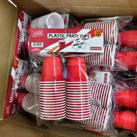 Gelas Minum Plastik PP Sekali Pakai 2oz Grosir Warna Merah Hitam Biru Multi Warna Gelas Pesta Custom untuk Permainan Bir