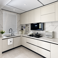 Meuble de cuisine sur mesure haut de gamme, solution de rangement contemporaine blanche avec unités murales intégrées pour projets de villas et d'appartements