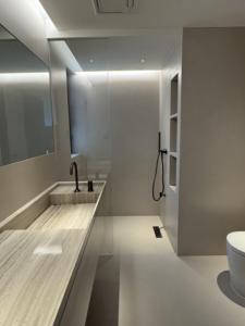 Moderno Beige travertino in pietra naturale lavabo da bagno lavabo da tavolo da lavoro <span class=keywords><strong>per</strong></span> Villa decorazione d'interni vanità - Product Image 4