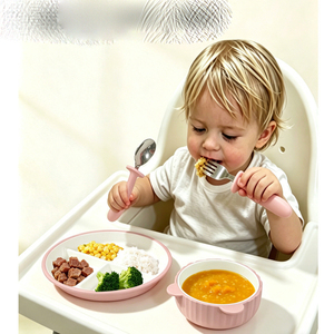 Platos Divididos de Cerámica para Niños Pequeños, Platos y Tazones de Porcelana de 4 Piezas con Base de Silicona Antideslizante, Libres de BPA - Product Image 6