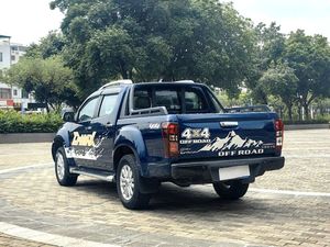 Pick-up Isuzu D-MAX 2020 1.9T 6AT Diesel d'occasion, conduite à gauche, 163 CV, 360 Nm, 4x4, différentiel blocable, barres de toit, caméra de recul, bien entretenu - Product Image 6