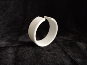 ייקה מתמחה בהתאמה אישית של חלקים מבניים בצורות מיוחדות מקרמיקה אלומינה 75%, 95%, 99% ומטליזציה קרמית. - Product Image 5