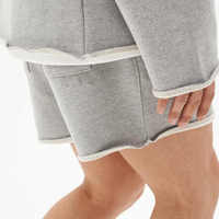 Shorts de sport amples et décontractés pour l'été, style streetwear, avec ourlet brut personnalisé, par Essentials