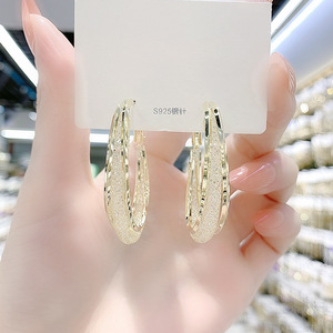Pendientes de aro coreanos de Color dorado para mujer, aretes de malla con clip prismático, accesorio de joyería para fiesta, regalo para mujer 2022 - Product Image 4