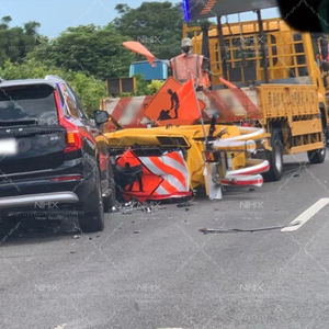 Dispositivo Compacto de Amortiguación de Colisiones Tipo Escorpión para Carriles Estrechos de Autopistas - Product Image 4