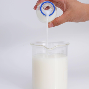 Cyclopentasiloxane عالي النقاء و PEG-18 polydimetlysiloxane لمنتجات العناية الشخصية - Product Image 1