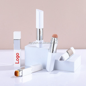En stock: Tubo vacío triangular de 15g para brillo labial ABS con brocha de doble punta, tapa de rosca y logotipo personalizado, color blanco. - Product Image 1