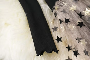 Nuovo Stile Abito per Ragazze Personalizzato Nero a Maniche Lunghe in Maglia Morbida con Stampa e <span class=keywords><strong>Gonna</strong></span> in <span class=keywords><strong>Tulle</strong></span> Sfumato - Product Image 3