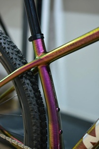 Bicicletta da Montagna MCELO T800 in Fibra di Carbonio EVO2 - 12 Velocità, Freni a Disco da 29 Pollici, Pneumatici da <span class=keywords><strong>2</strong></span>,1 Pollici, Forcella Anteriore ROCKSHOX Judy a Pressione d'Aria - Product Image 4