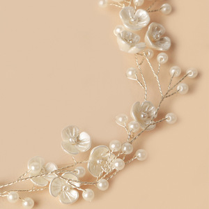 Peignes <span class=keywords><strong>à</strong></span> <span class=keywords><strong>cheveux</strong></span> en alliage de mode, fleurs en plastique, perles, accessoires de mariage, anniversaire - Product Image 4