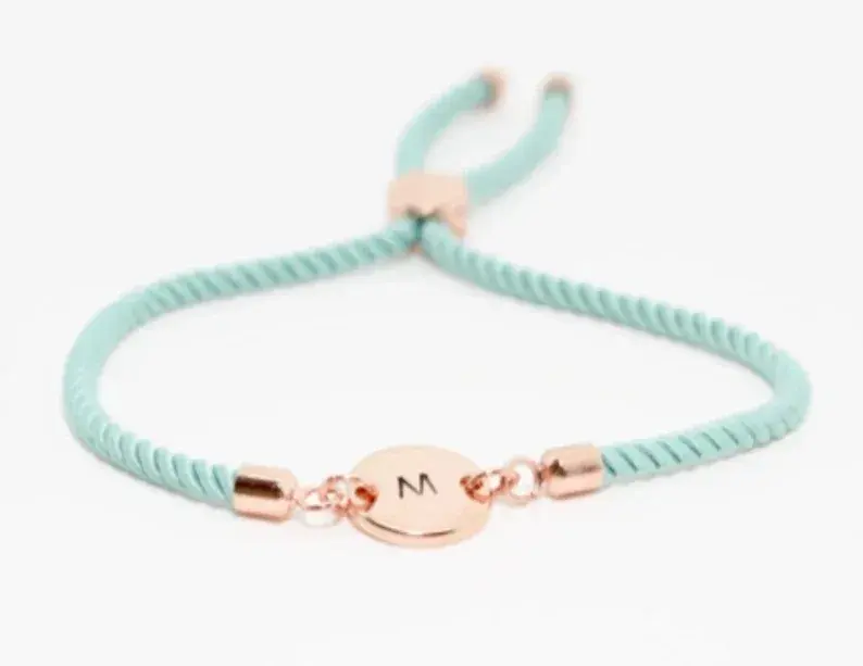 Bracelet personnalisé en or Rose avec initiales, cadeau unisexe avec lettres estampillées à la main, cordon réglable, cadeau pour meilleur ami