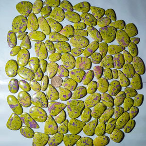 Cabochon vert personnalisé de haute qualité en vrac approvisionnement en vrac naturel de l'usine pour la fabrication de bijoux sur le site d'Atlanta - Product Image 1